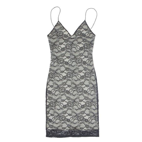 alice + Olivia Lace Slip Dress In Black. Size 8
Waist 27” to 28” - Picture 6 of 14